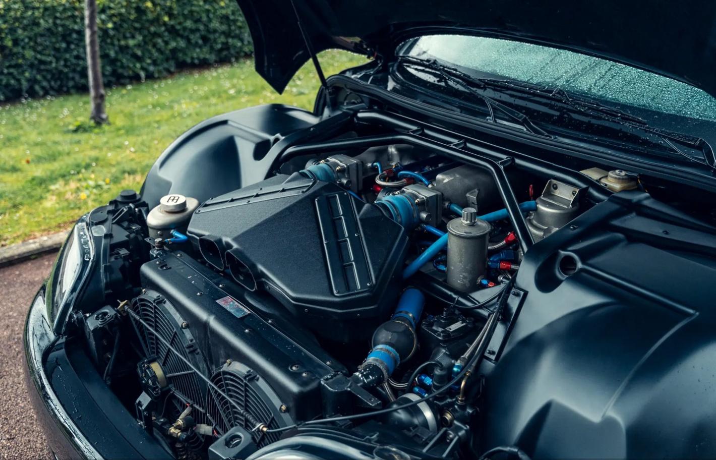 Пуснаха за продажба рядък и луксозен седан Bugatti от 90-те години
