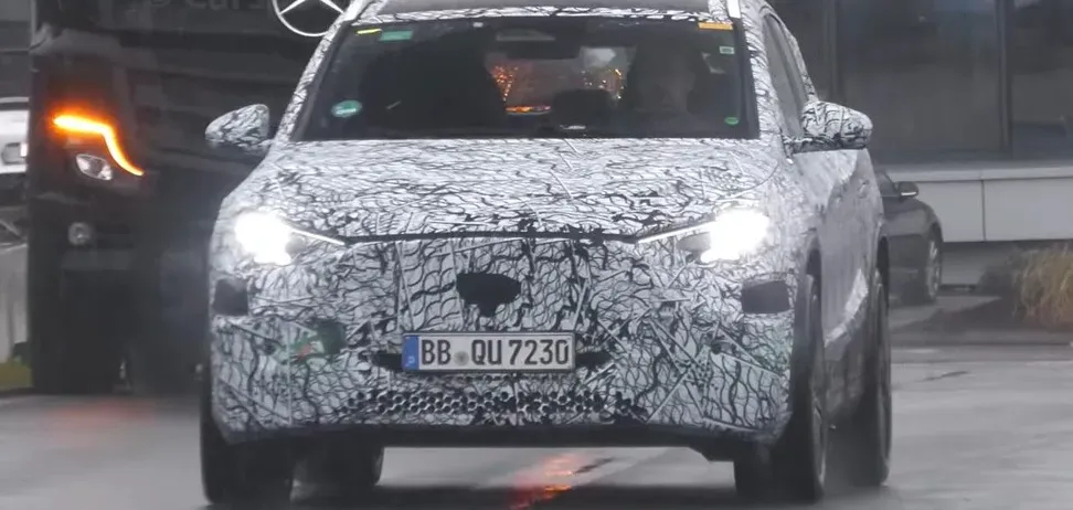 Дългоочакван кросоувър на Mercedes бе показан преди премиерата