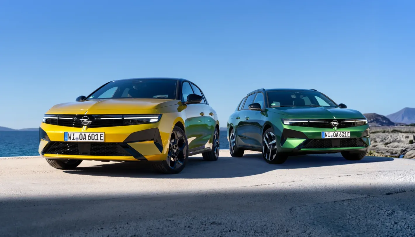 Opel крие акули в колите си повече от 20 години по молба на дете