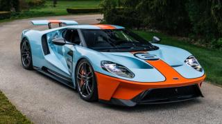 Подборка от зрелищни кадри: Суперкола Ford GT за $2,5 милиона претърпя тежка катастрофа