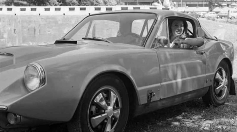 Тази дама кара един и същ Saab цели 56 години Снимки