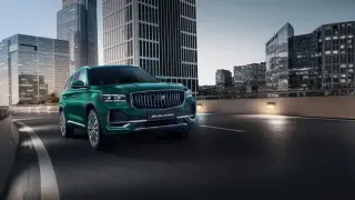 Новият хибрид на Geely поставя рекорд на Гинес за разход на гориво