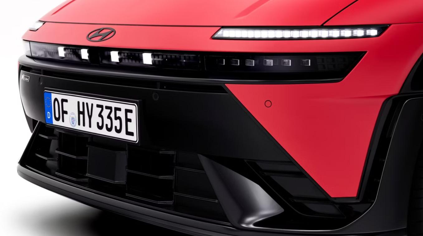 Hyundai показа достъпен електромобил с пробег от 500 км Снимки