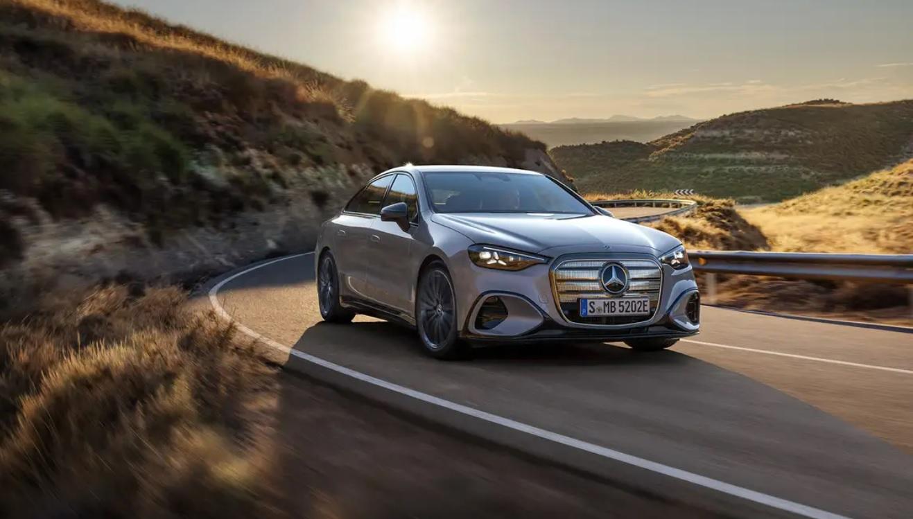 Радикални промени: Представиха новия Mercedes C-Class Снимки