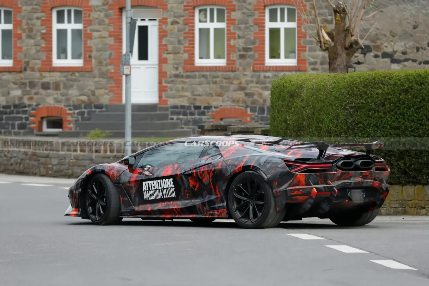Започнаха тестове на новото Lamborghini Revuelto SV с 1184 к.с.