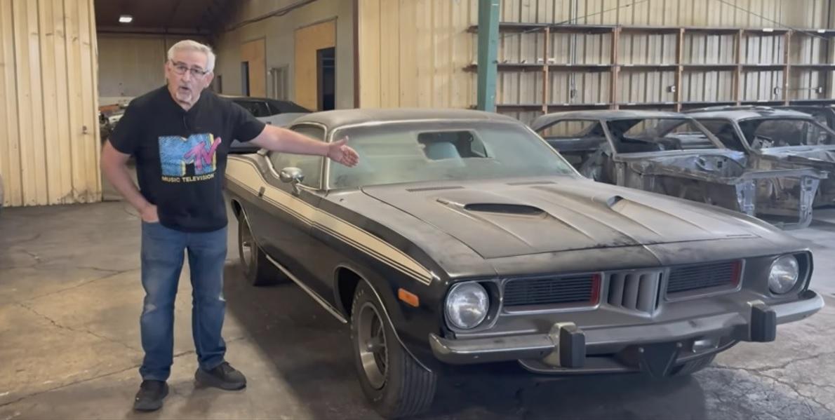 Намериха Plymouth Barracuda от 1974 г. с пробег от 100 км Снимки