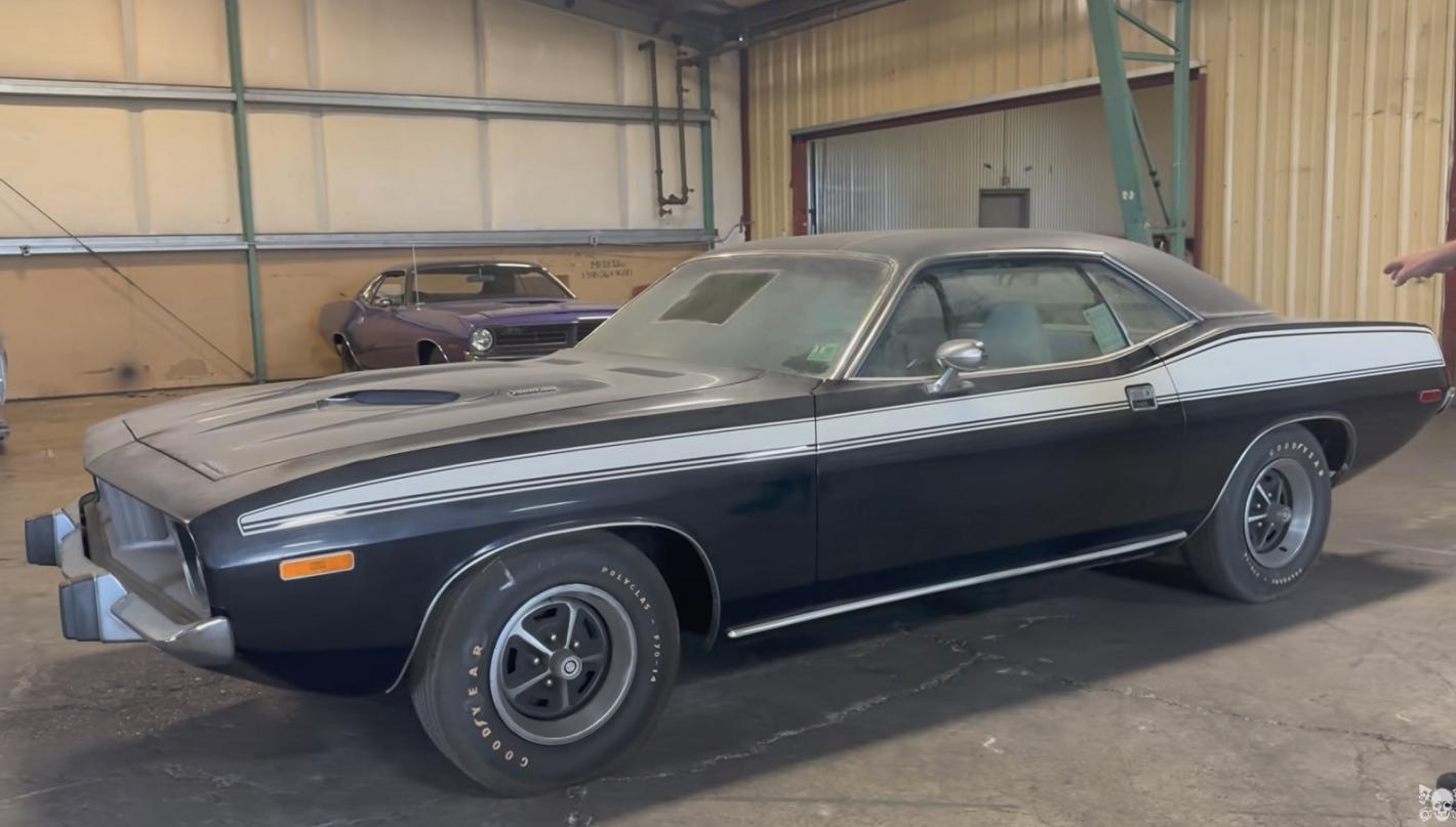 Намериха Plymouth Barracuda от 1974 г. с пробег от 100 км Снимки