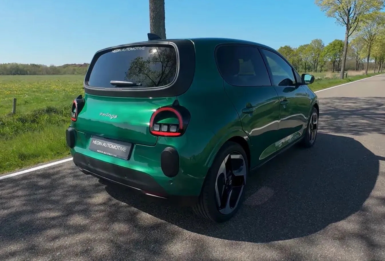Най-евтиният модел на Renault за 2026 г. разкрит отвътре и отвън
