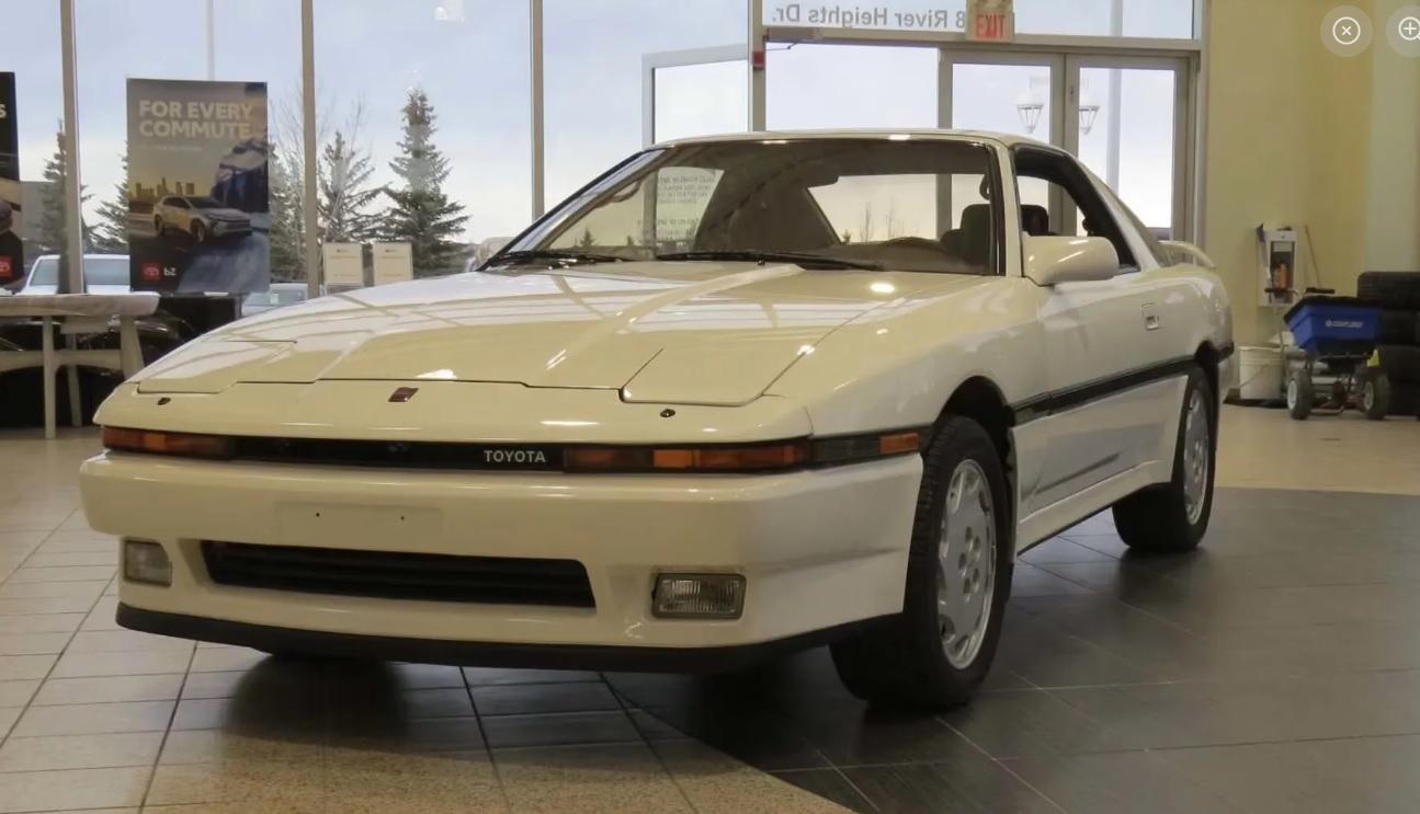 Капсула на времето от 80-те: Продава се Toyota Supra Turbo с малък пробег