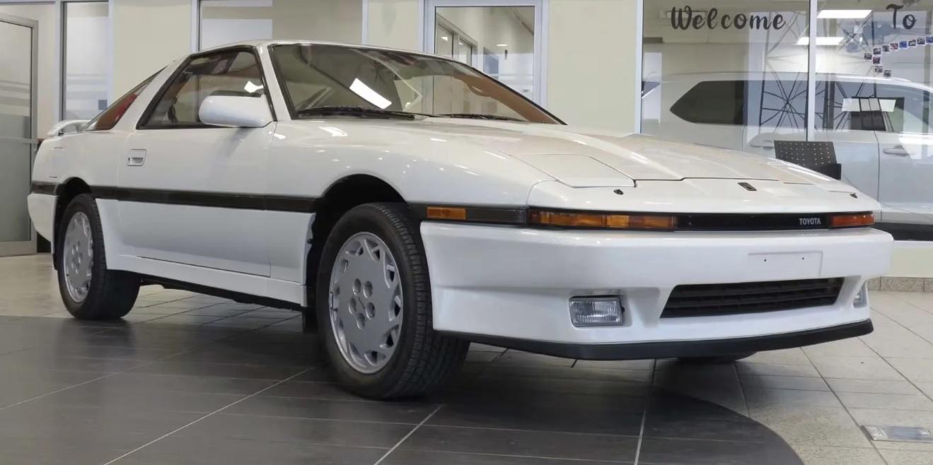 Капсула на времето от 80-те: Продава се Toyota Supra Turbo с малък пробег