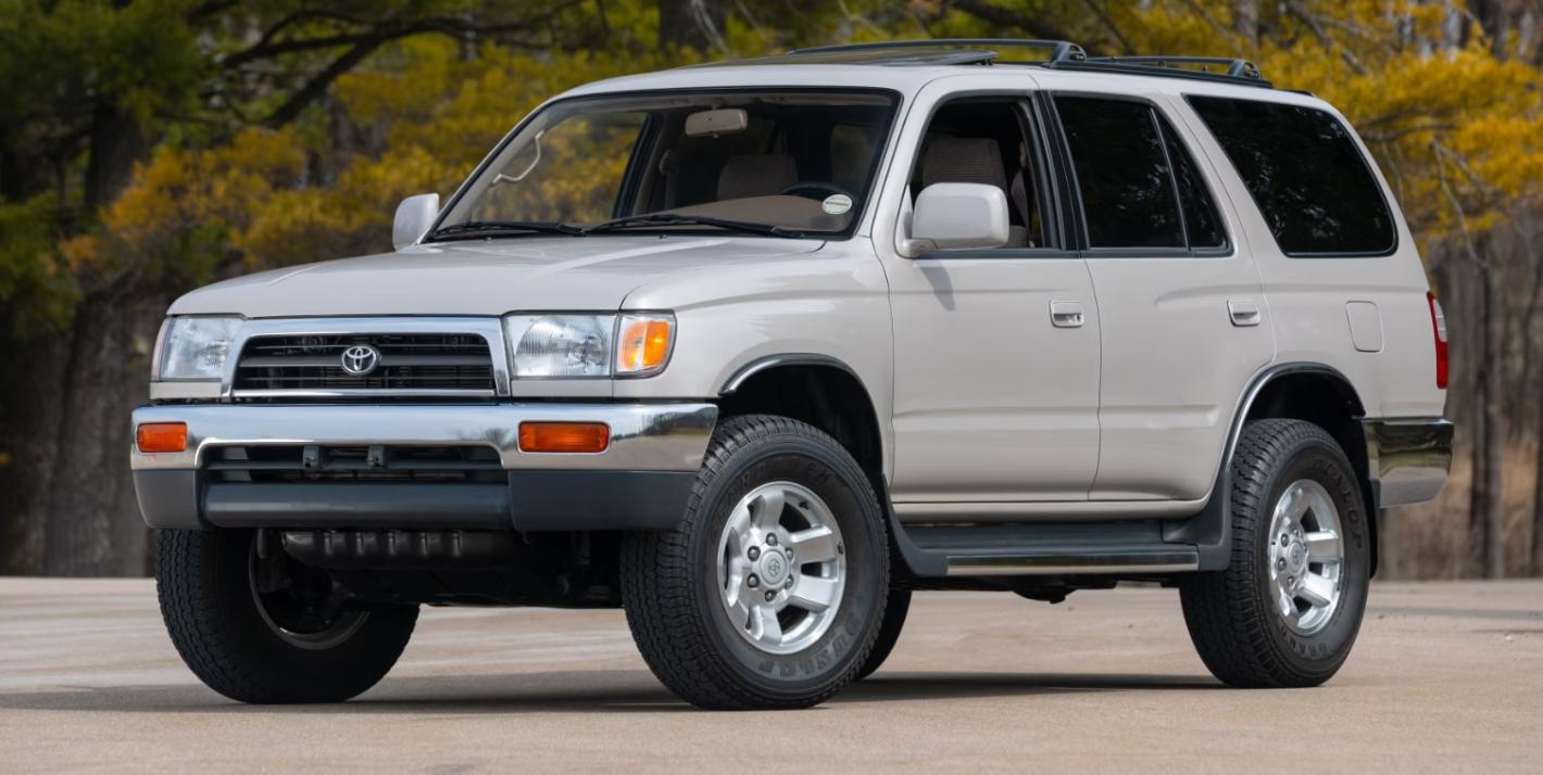 Гост от 90-те: Откриха 30-годишен всъдеход Toyota, като нов е