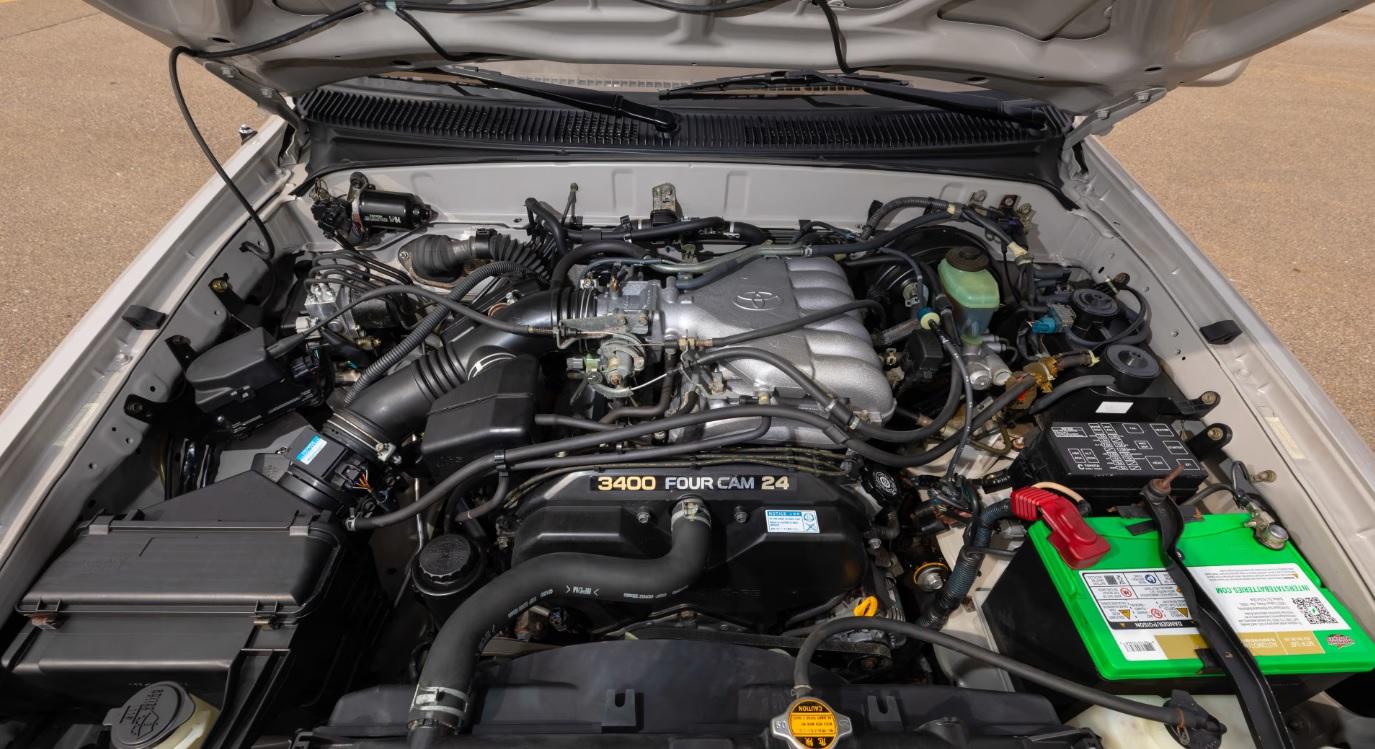 Гост от 90-те: Откриха 30-годишен всъдеход Toyota, като нов е