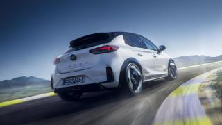 Малка ракета: Opel показа по-бърз конкурент на Mini Cooper Снимки