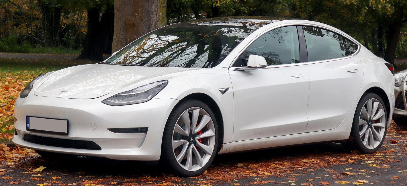 Tesla Model 3 е изминала 610 000 км, стана ясно как се представя батерията