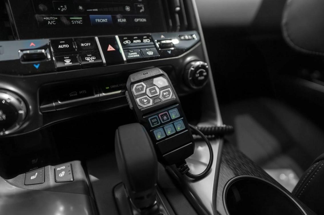 Какво представлява новият Lexus LX 700, който не се страхува от куршуми и гранати