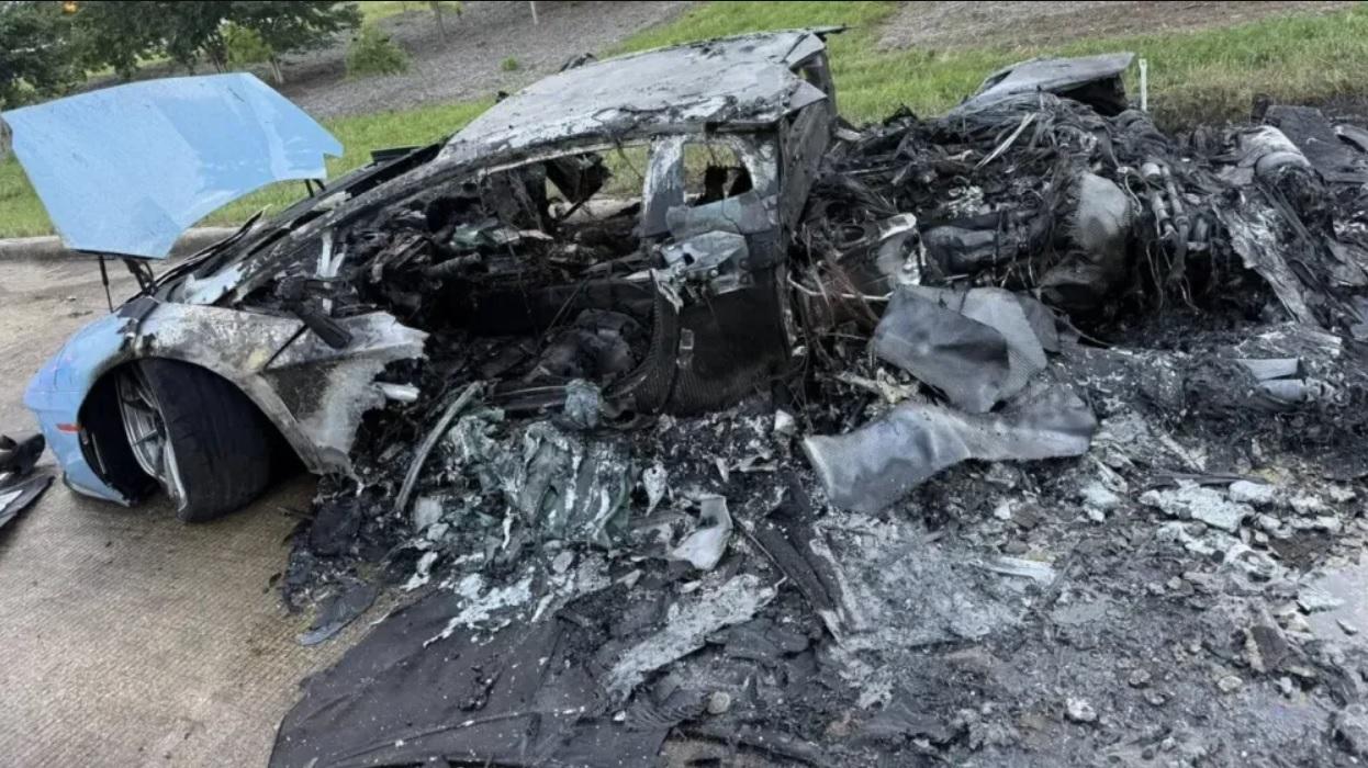 Много скъпа катастрофа: Сблъскаха се 2 суперавтомобила Lamborghini