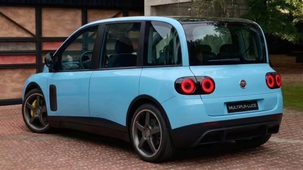 Всички не харесват Ferrari Luce: Мемета взривиха мрежата