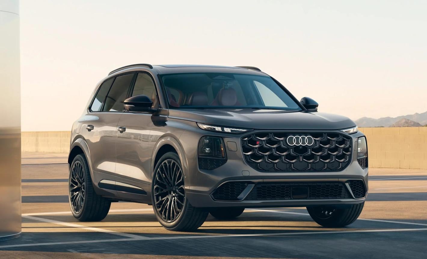 Солиден и мощен: Представиха новия дългоочакван Audi Q7 Снимки