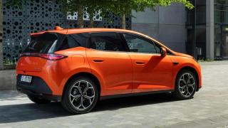 Над 1000 км пробег и компактни размери: BYD представи първия си модел за Европа