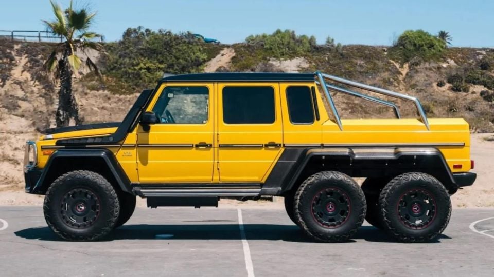 Продава се уникален Mercedes G-Class на 6 колела с V12 двигател