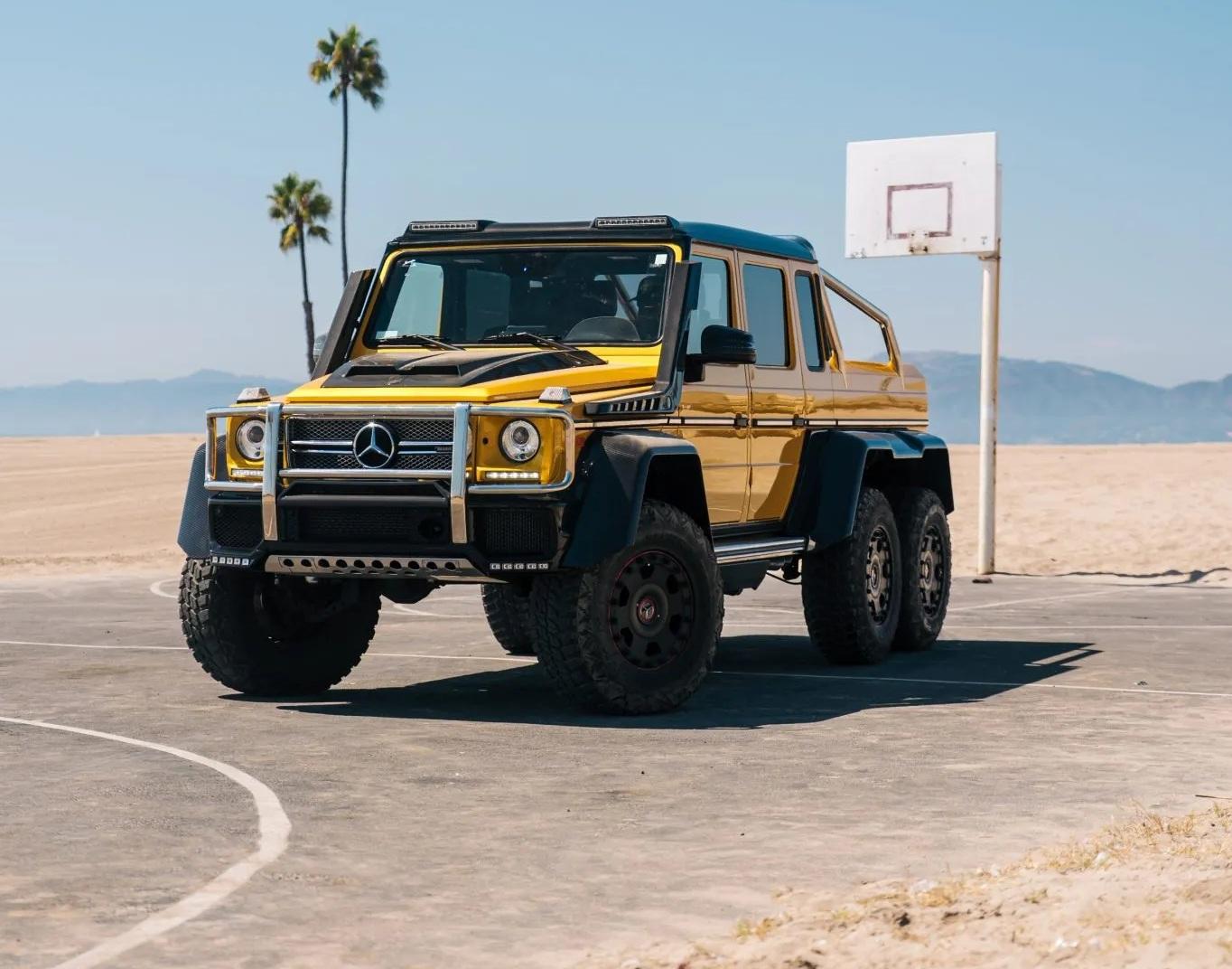 Продава се уникален Mercedes G-Class на 6 колела с V12 двигател
