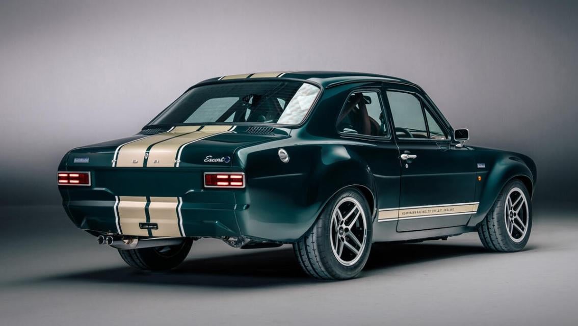 Възродена легенда: Ford Escort се завръща в производство Снимки