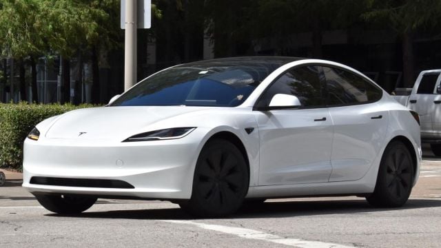 Tesla Model 3 втора ръка: С колко падна цената и какво получавате днес