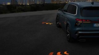 Пробив на Audi: Как работят първите в света проекционни мигачи на новия Q7