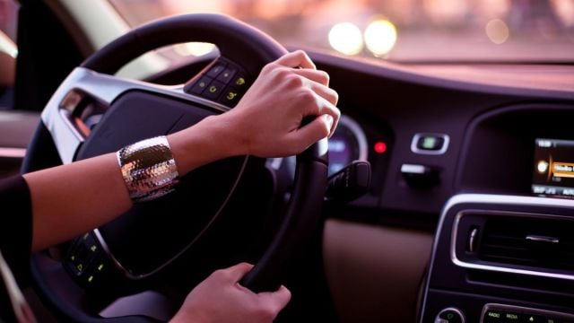 Защо 250 км/ч е максималната скорост за много автомобили: Работата не е в двигателя