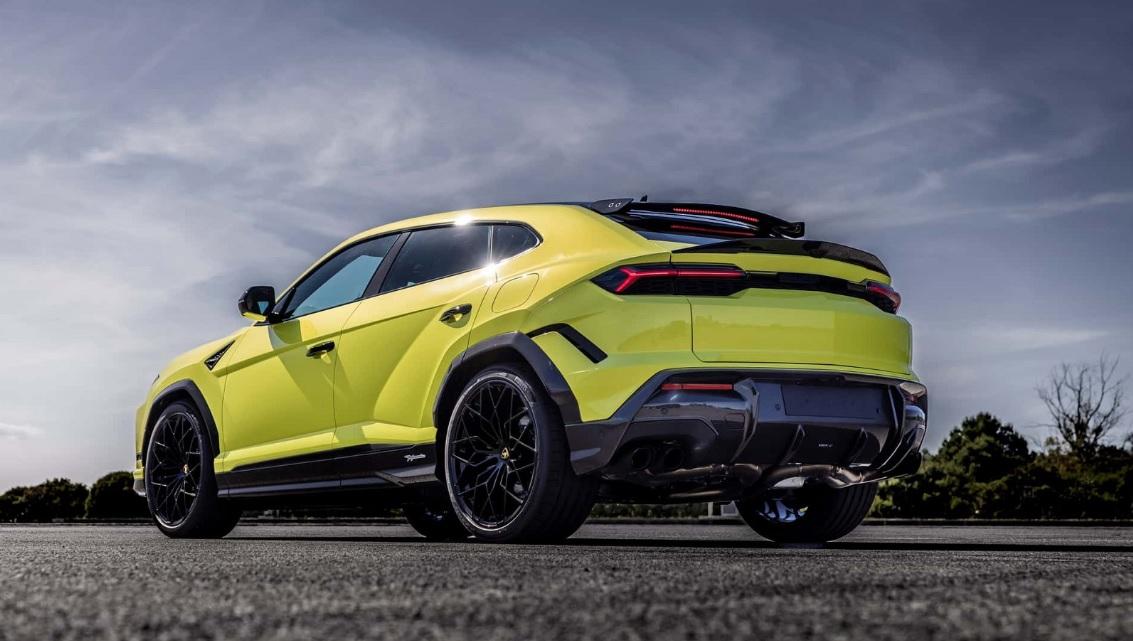 Lamborghini представи най-бързия кросоувър в света Снимки