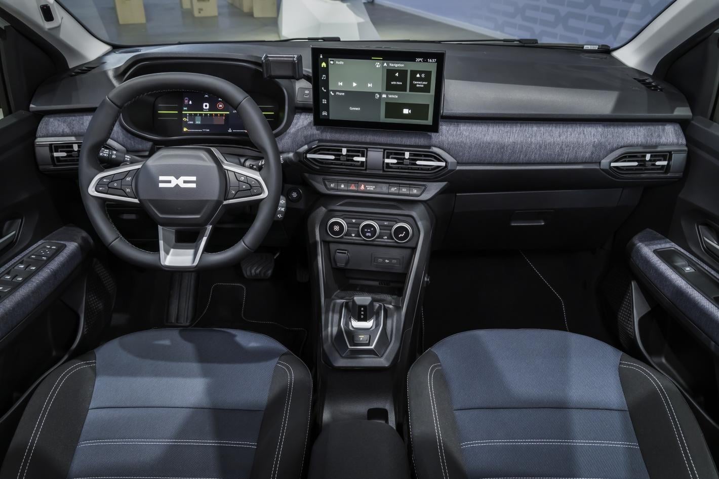 Новият Dacia Sandero Hybrid излиза на пазара в ЕС с разход от 4,2 л на 100 км