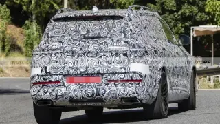 Audi подготвя конкурент за най-големия кросоувър Mercedes-Maybach