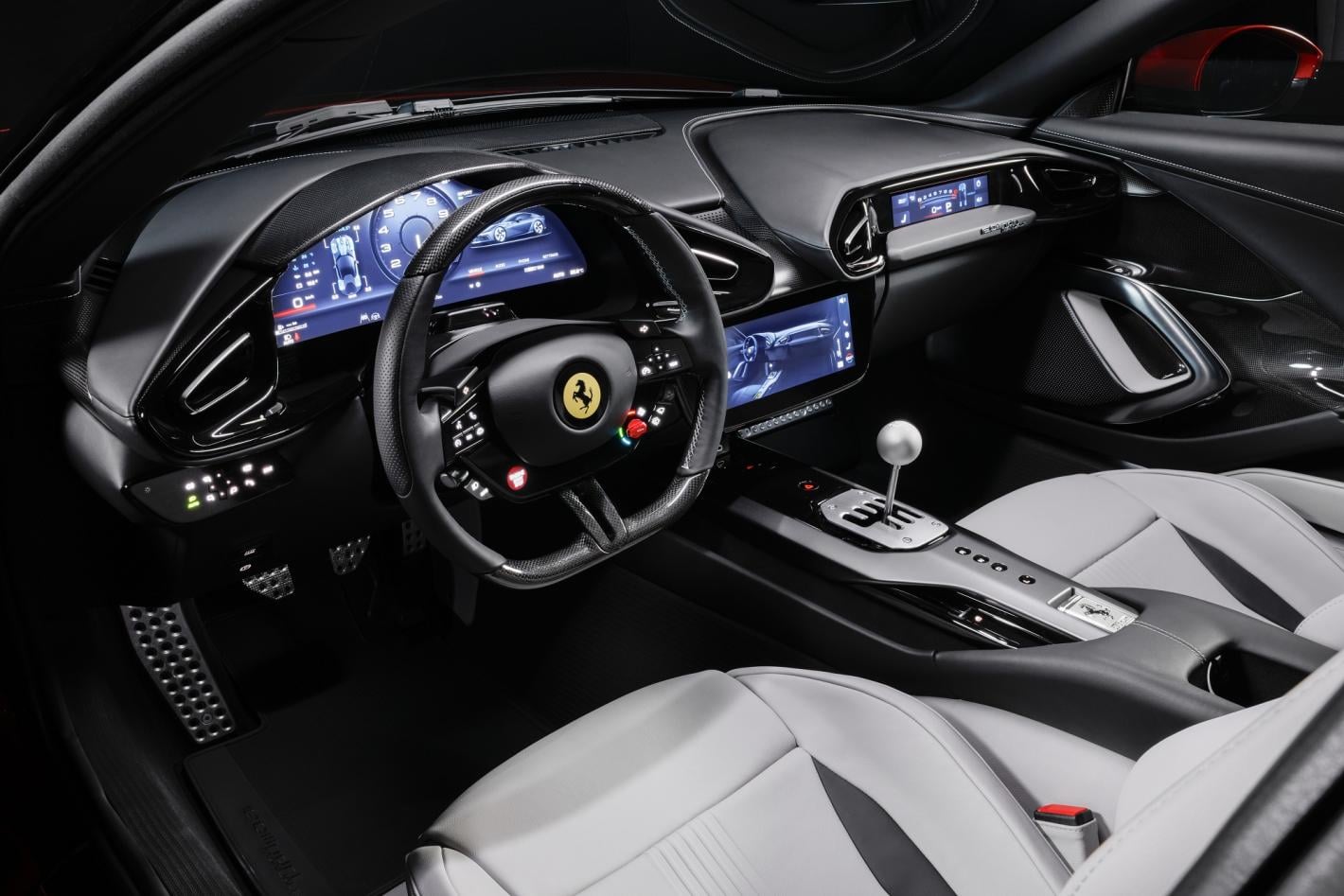 Новият суперавтомобил на Ferrari получи иновативна скоростна кутия
