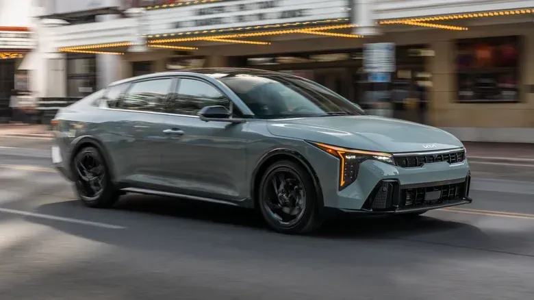 По-добри от Toyota Corolla: 4 високо оценени компактни автомобила