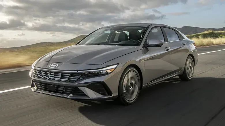 По-добри от Toyota Corolla: 4 високо оценени компактни автомобила