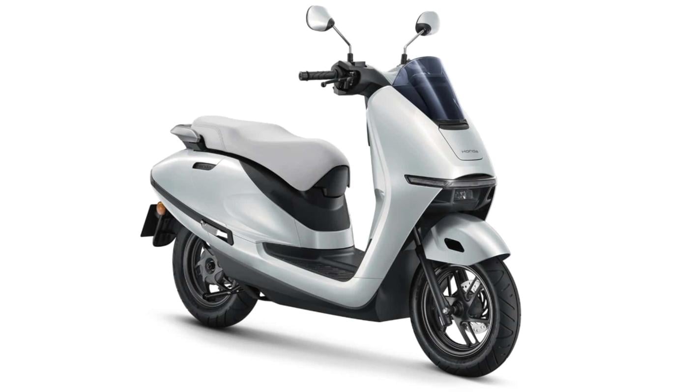 Honda пуска на пазара достъпен електрически скутер на цена като за лаптоп