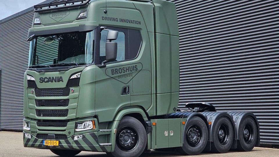 Scania направи "стоножка" за европейските военни