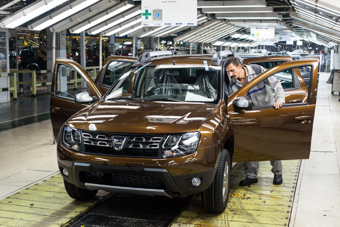 Румъния затвори заводите за производство на Dacia