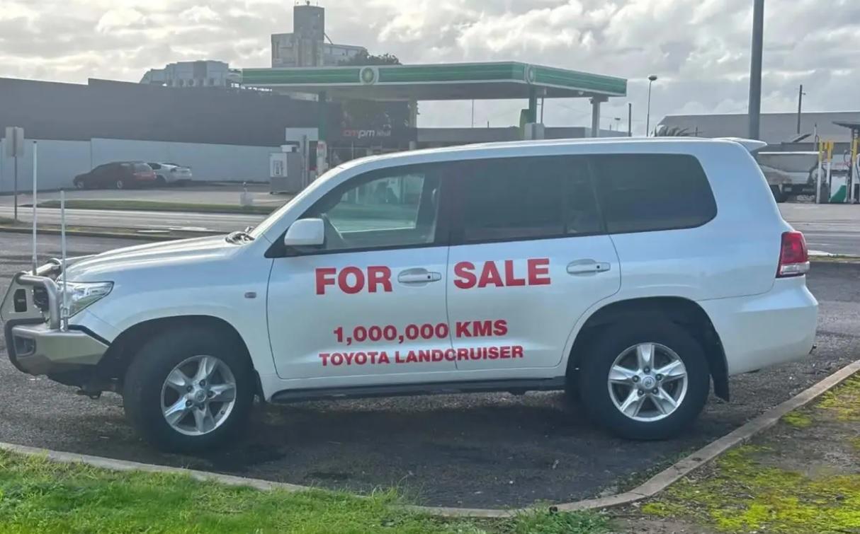 Toyota Land Cruiser измина 999 999 километра с оригинален двигател преди продажба на търг