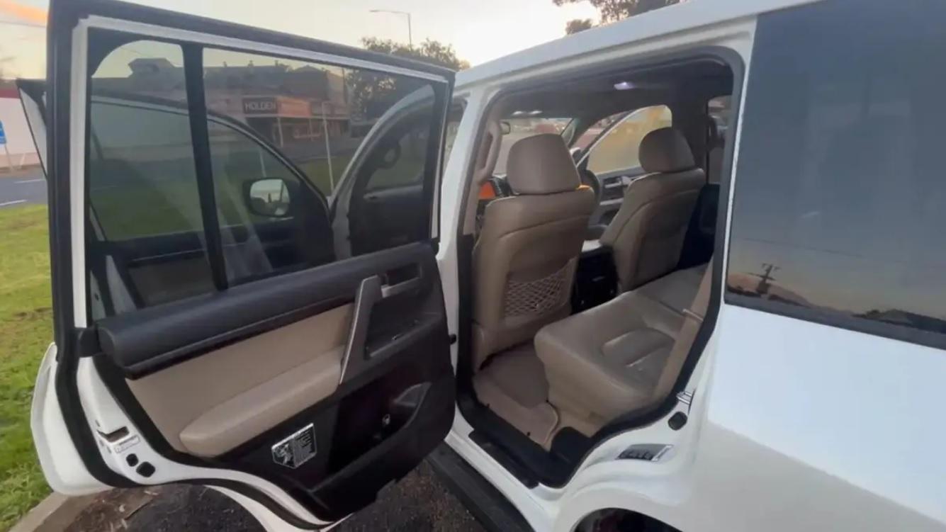 Toyota Land Cruiser измина 999 999 километра с оригинален двигател преди продажба на търг