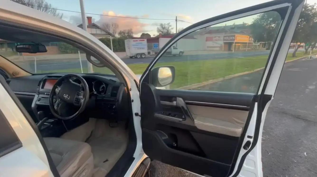 Toyota Land Cruiser измина 999 999 километра с оригинален двигател преди продажба на търг