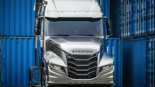 Iveco пусна на пазара влекач с капак, критикуван заради външния вид