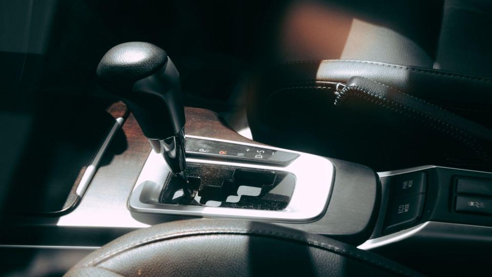 Какво не трябва да правите в кола с автоматична скоростна кутия: не всички го знаят