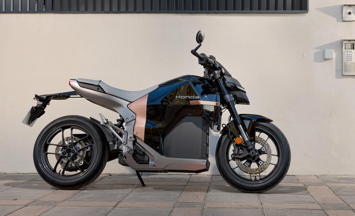 Honda WN7 идва в Европа: електрически мотоциклет с ретро дизайн и модерни технологии