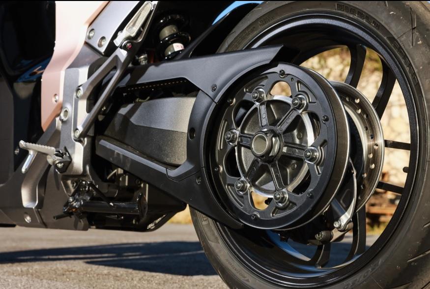 Honda WN7 идва в Европа: електрически мотоциклет с ретро дизайн и модерни технологии