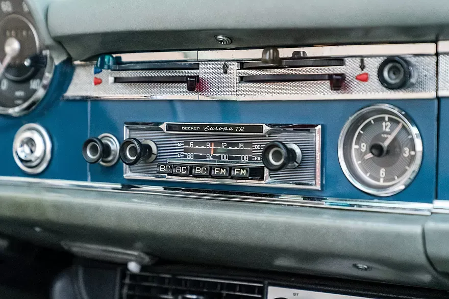 Историята на Mercedes-Benz SL W113: Как се роди легендарната „Пагода“ и защо придоби култов статут