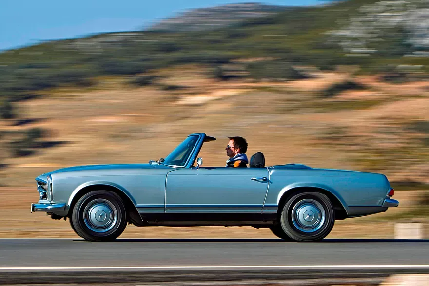 Историята на Mercedes-Benz SL W113: Как се роди легендарната „Пагода“ и защо придоби култов статут