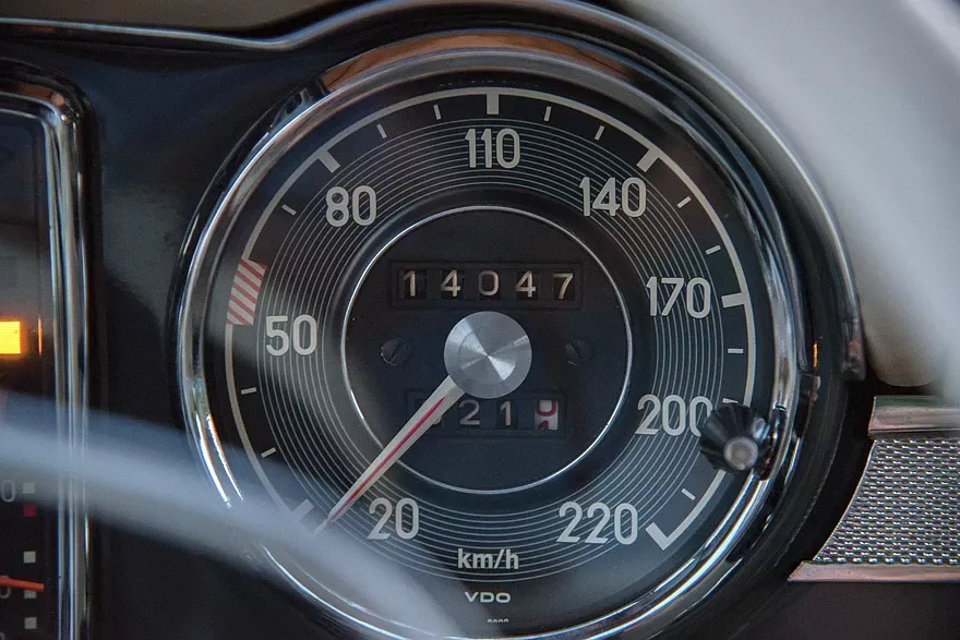 Историята на Mercedes-Benz SL W113: Как се роди легендарната „Пагода“ и защо придоби култов статут