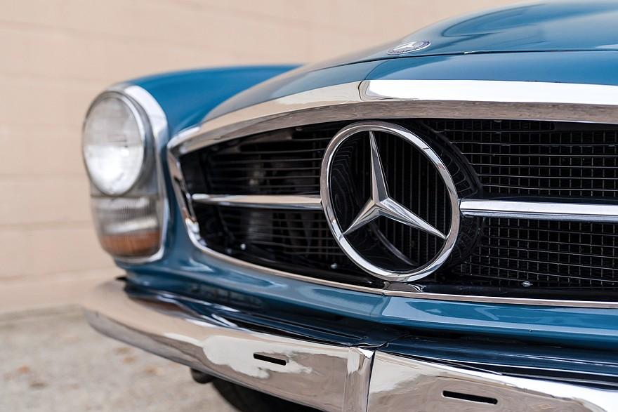 Историята на Mercedes-Benz SL W113: Как се роди легендарната „Пагода“ и защо придоби култов статут