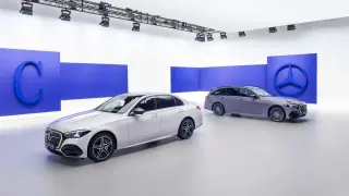 Mercedes-Benz официално представи обновените седан и комби на C-Class с конвенционални двигатели